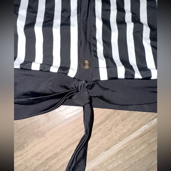 Coral Reef Traveler Tankini Top Black/White Stripe Faux Buttons, Tie Front M - Picture 8 of 12